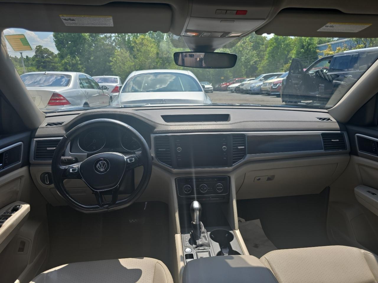 Volkswagen Atlas 3.6L V6 SE w/Technology FWD 2019