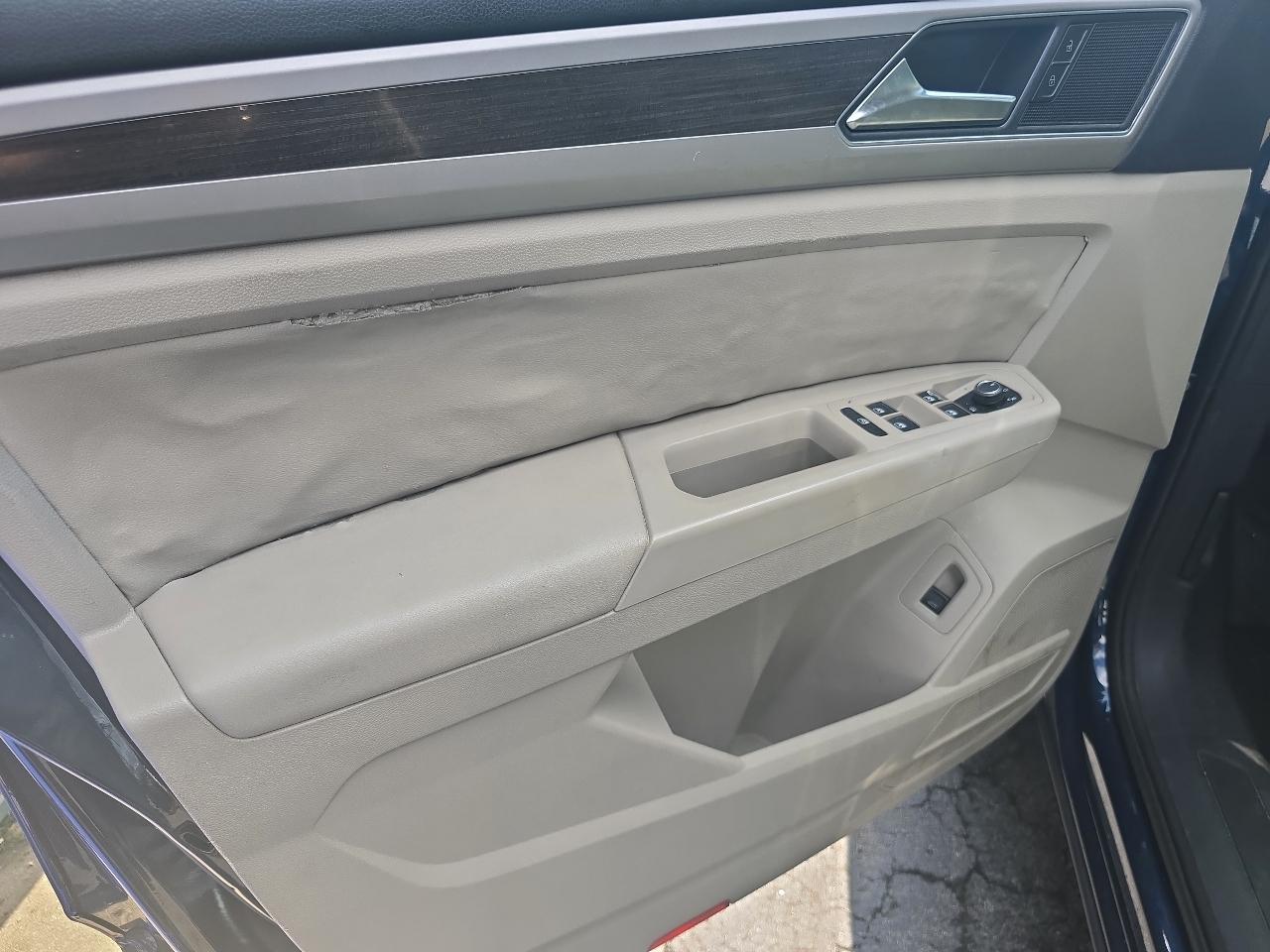 Volkswagen Atlas 3.6L V6 SE w/Technology FWD 2019