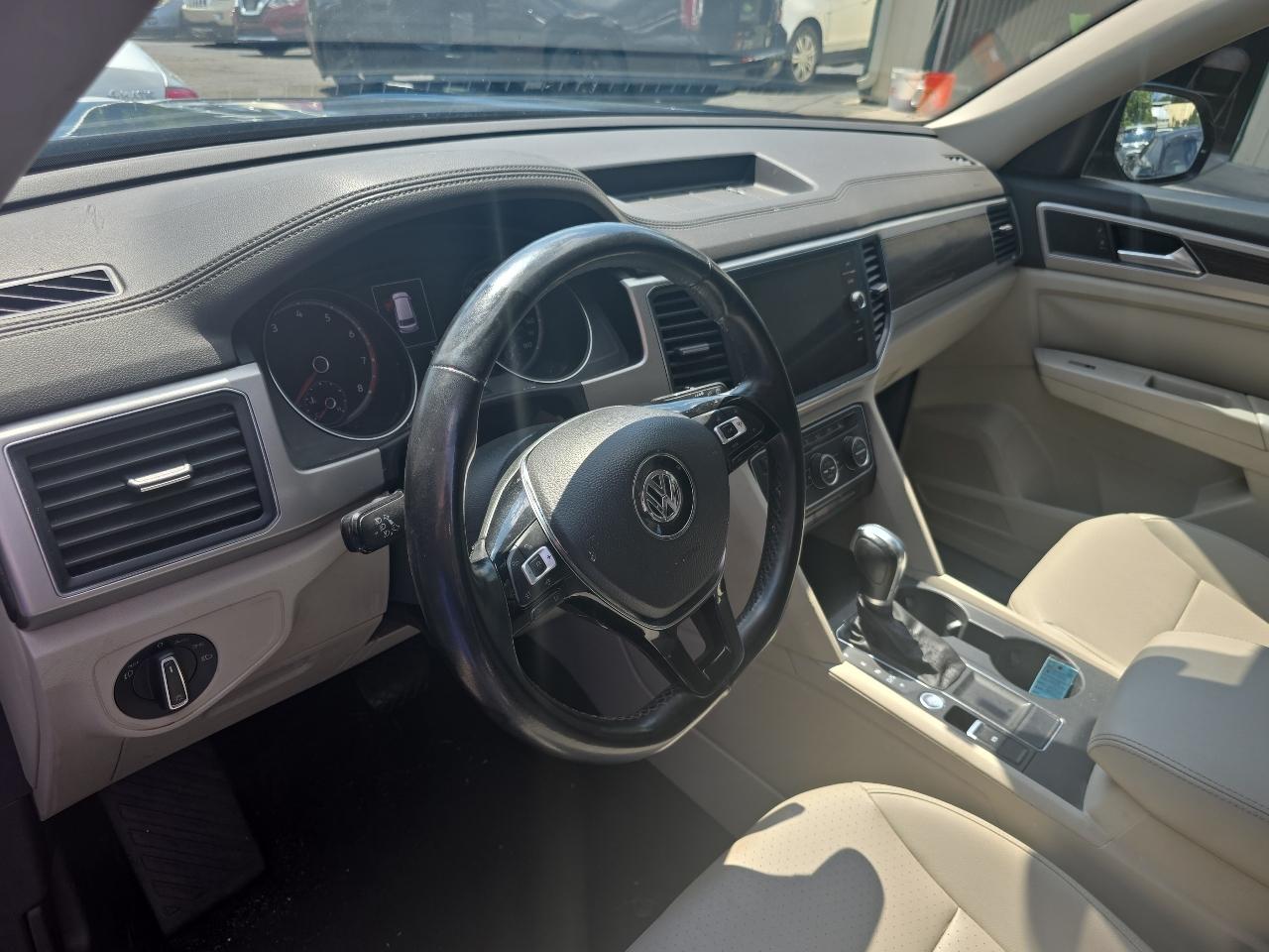 Volkswagen Atlas 3.6L V6 SE w/Technology FWD 2019