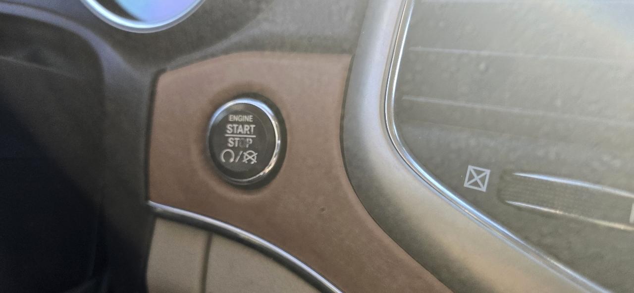 Jeep Grand Cherokee RWD 4dr Overland 2012