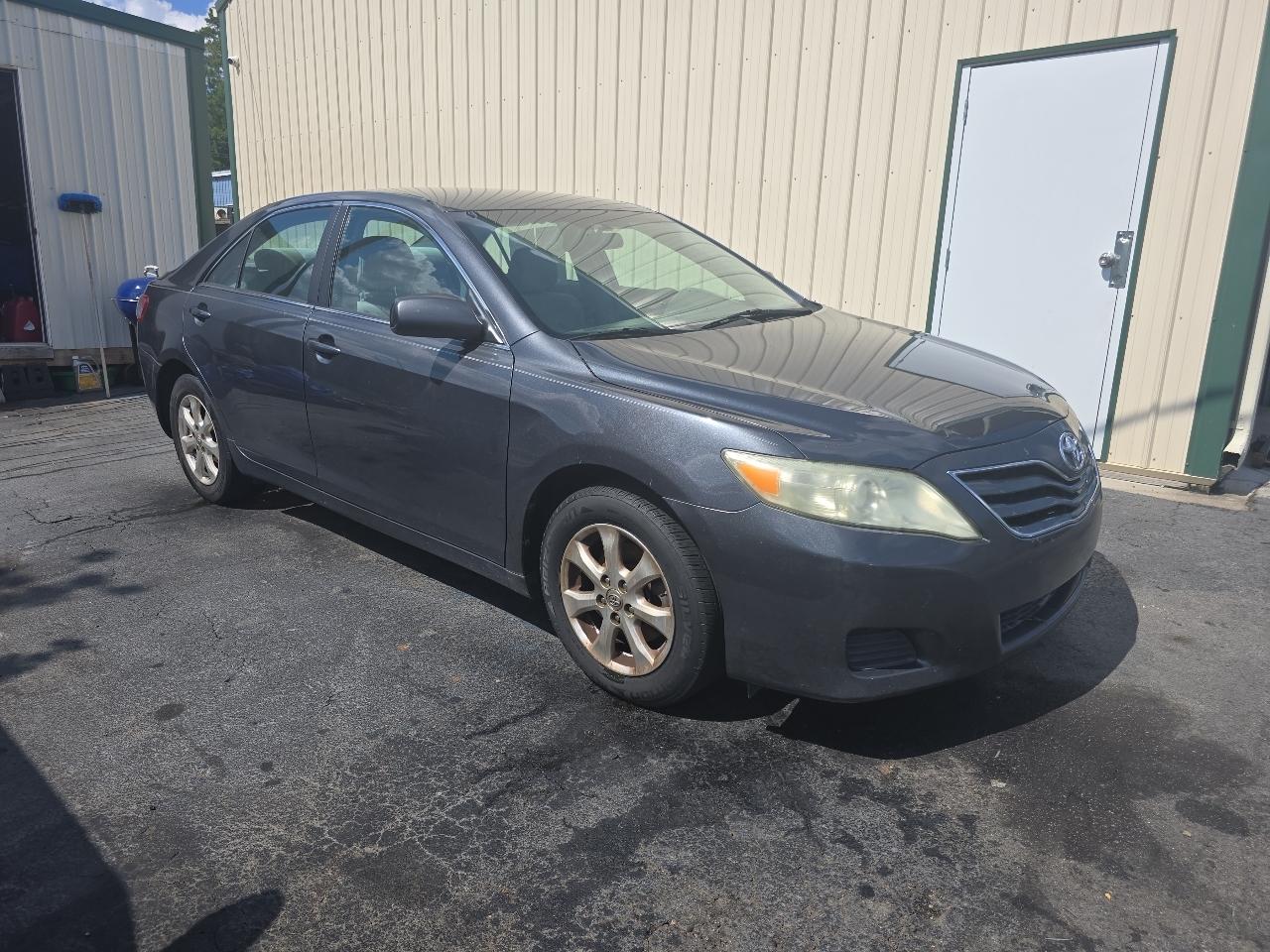 Toyota Camry 4dr Sdn I4 Man LE (Natl) 2011