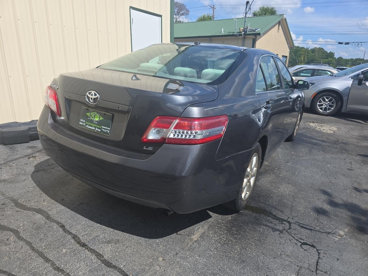 Toyota Camry 4dr Sdn I4 Man LE (Natl) 2011