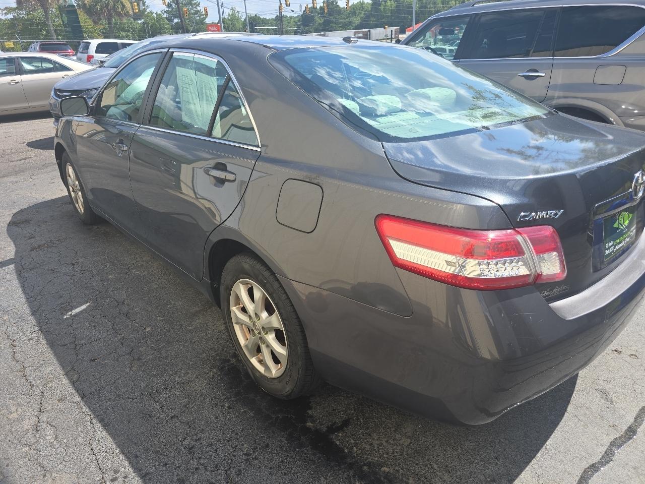 Toyota Camry 4dr Sdn I4 Man LE (Natl) 2011