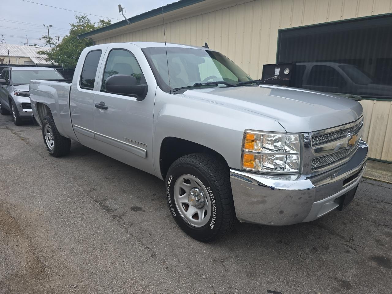 Chevrolet Silverado 1500 2WD Ext Cab 143.5" LT 2013