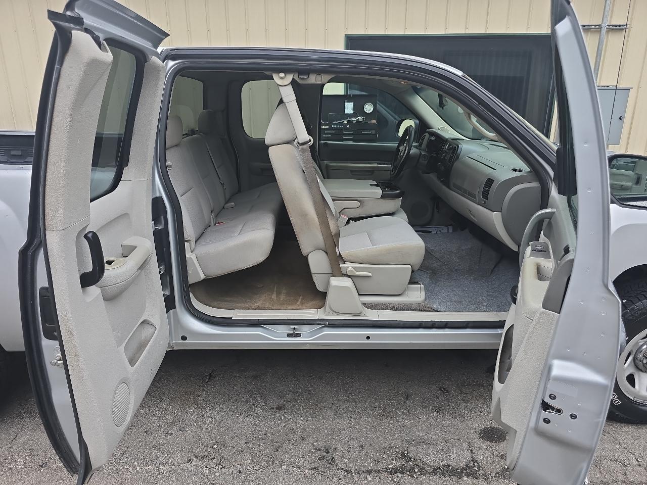 Chevrolet Silverado 1500 2WD Ext Cab 143.5" LT 2013