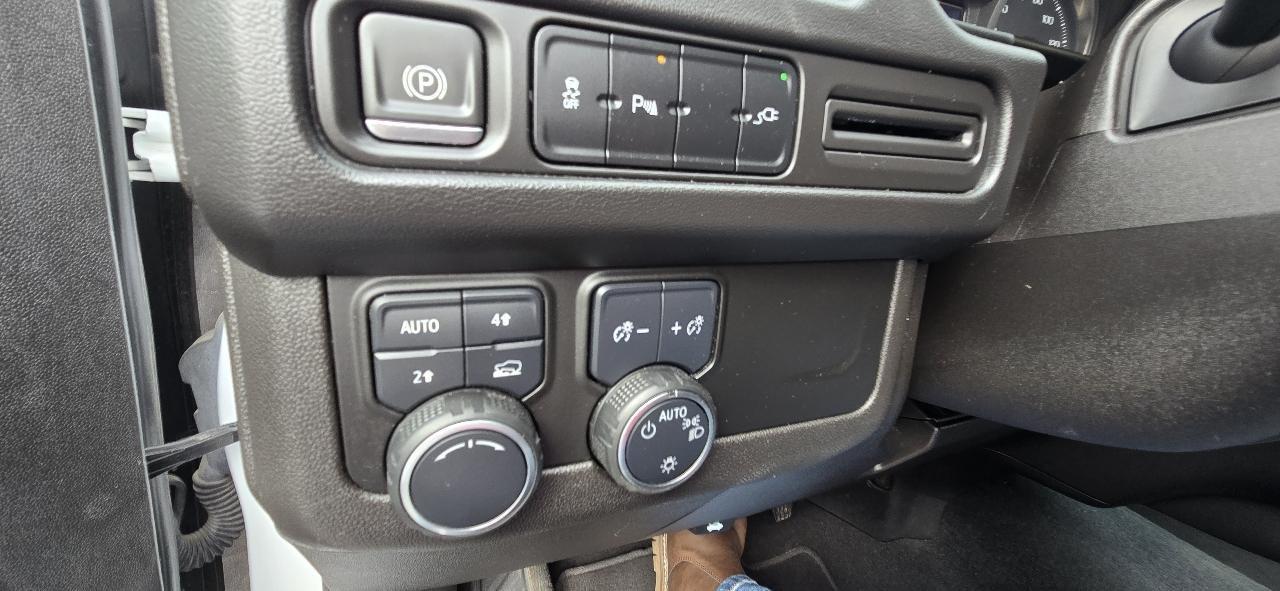 Chevrolet Tahoe 4WD 4dr Commercial 2021