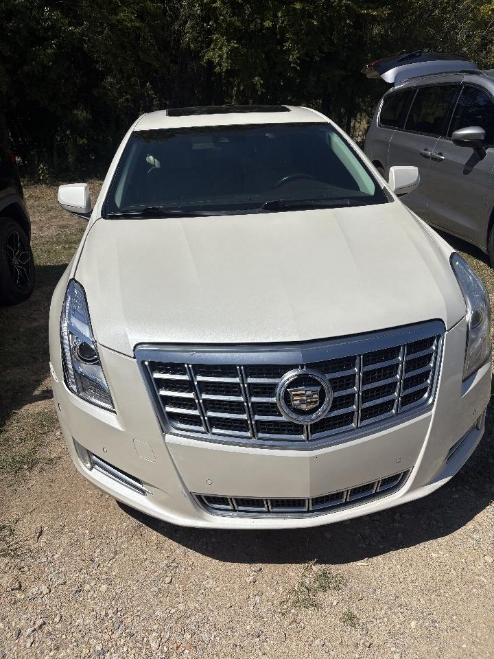 Cadillac XTS 4dr Sdn Luxury FWD 2014
