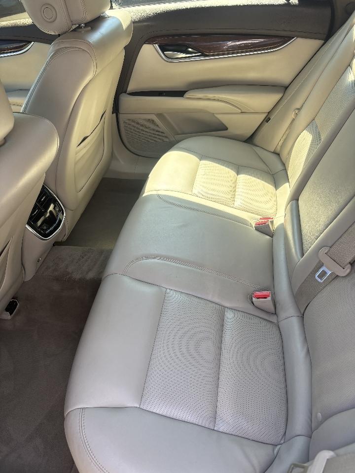 Cadillac XTS 4dr Sdn Luxury FWD 2014