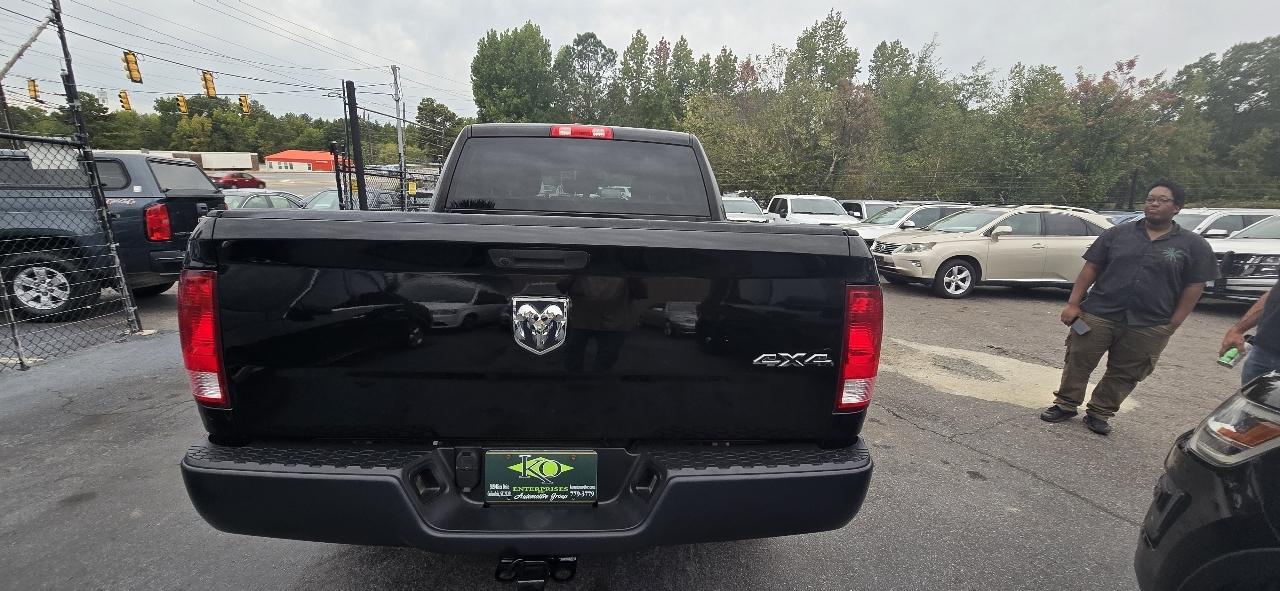 RAM 1500 Classic Tradesman 4x4 Crew Cab 5'7" Box 2019