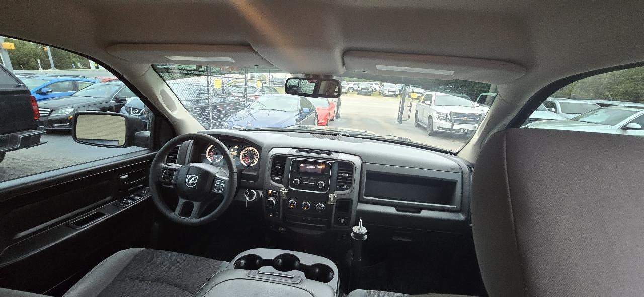 RAM 1500 Classic Tradesman 4x4 Crew Cab 5'7" Box 2019