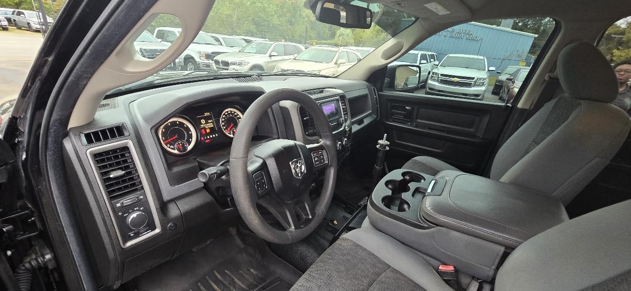 RAM 1500 Classic Tradesman 4x4 Crew Cab 5'7" Box 2019