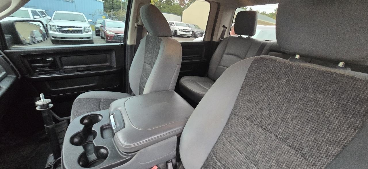 RAM 1500 Classic Tradesman 4x4 Crew Cab 5'7" Box 2019