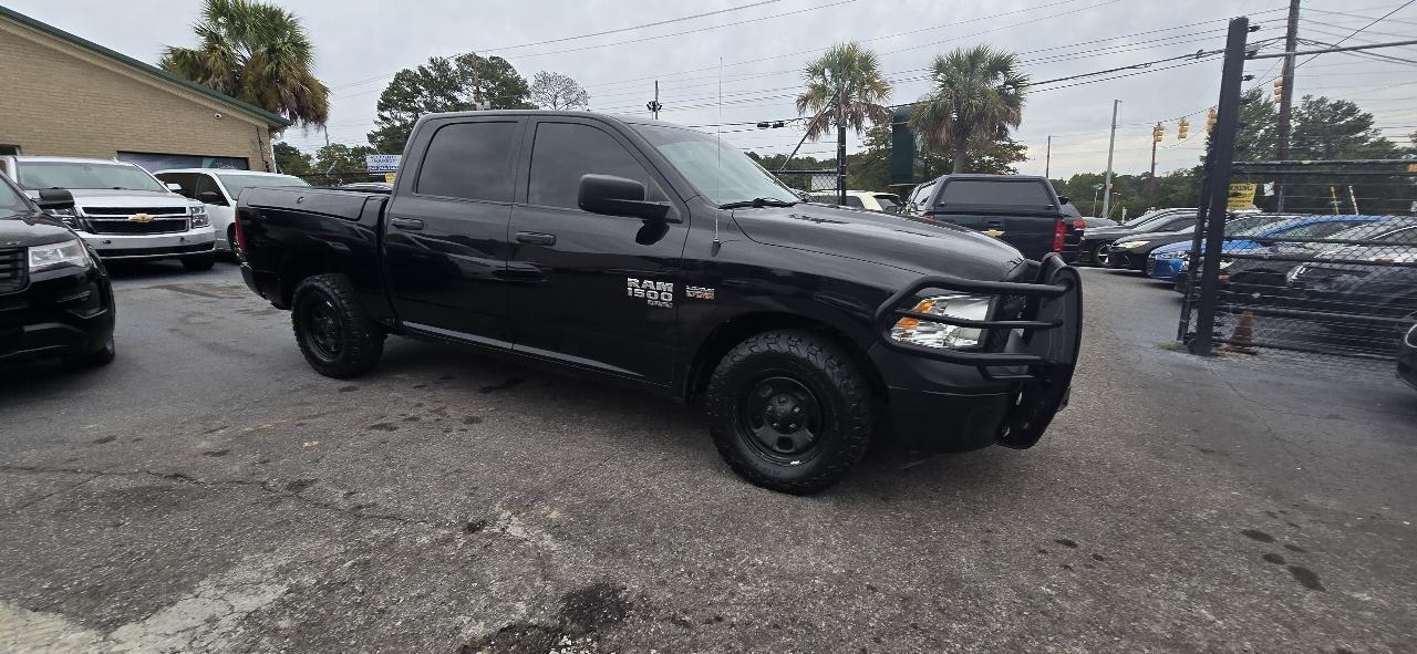RAM 1500 Classic Tradesman 4x4 Crew Cab 5'7" Box 2019