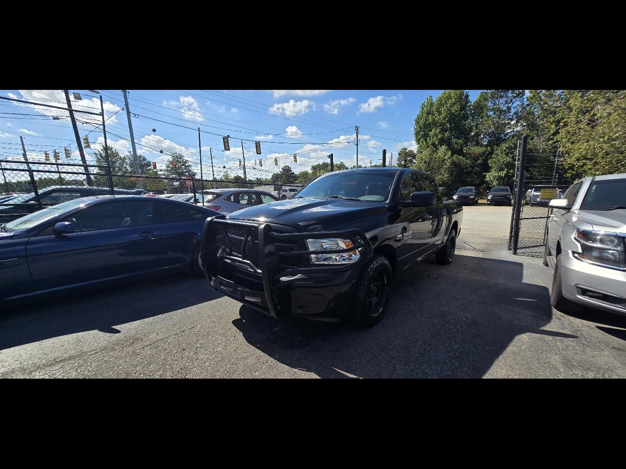 RAM 1500 Classic Tradesman 4x4 Crew Cab 5'7" Box 2019