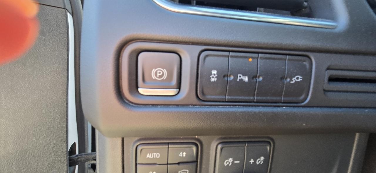 Chevrolet Tahoe 4WD 4dr Commercial 2021