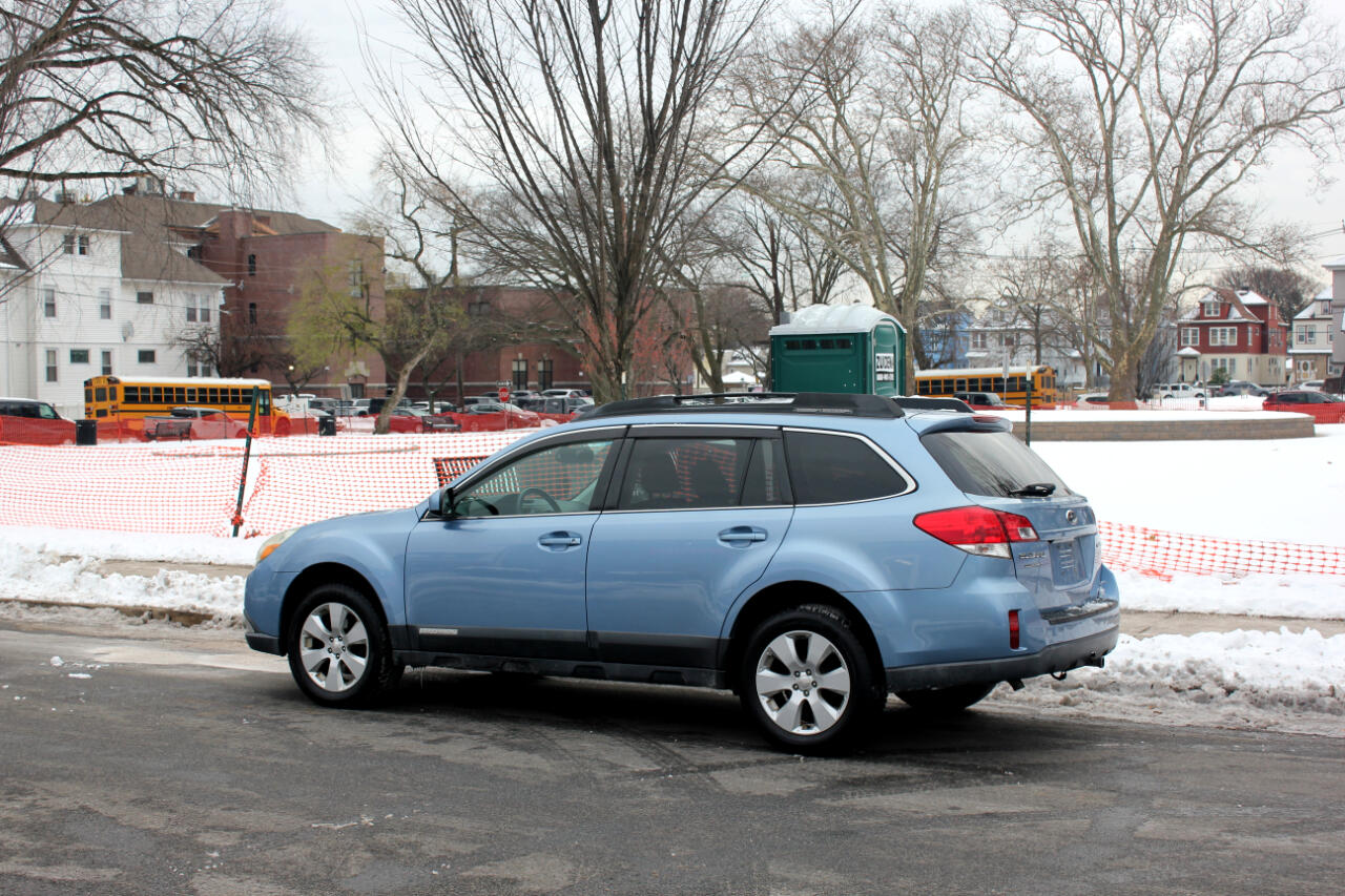 Subaru Outback 2.5i Premium 2011