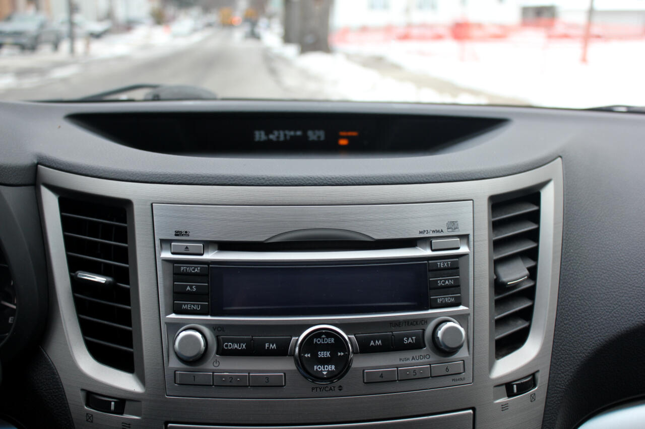 Subaru Outback 2.5i Premium 2011