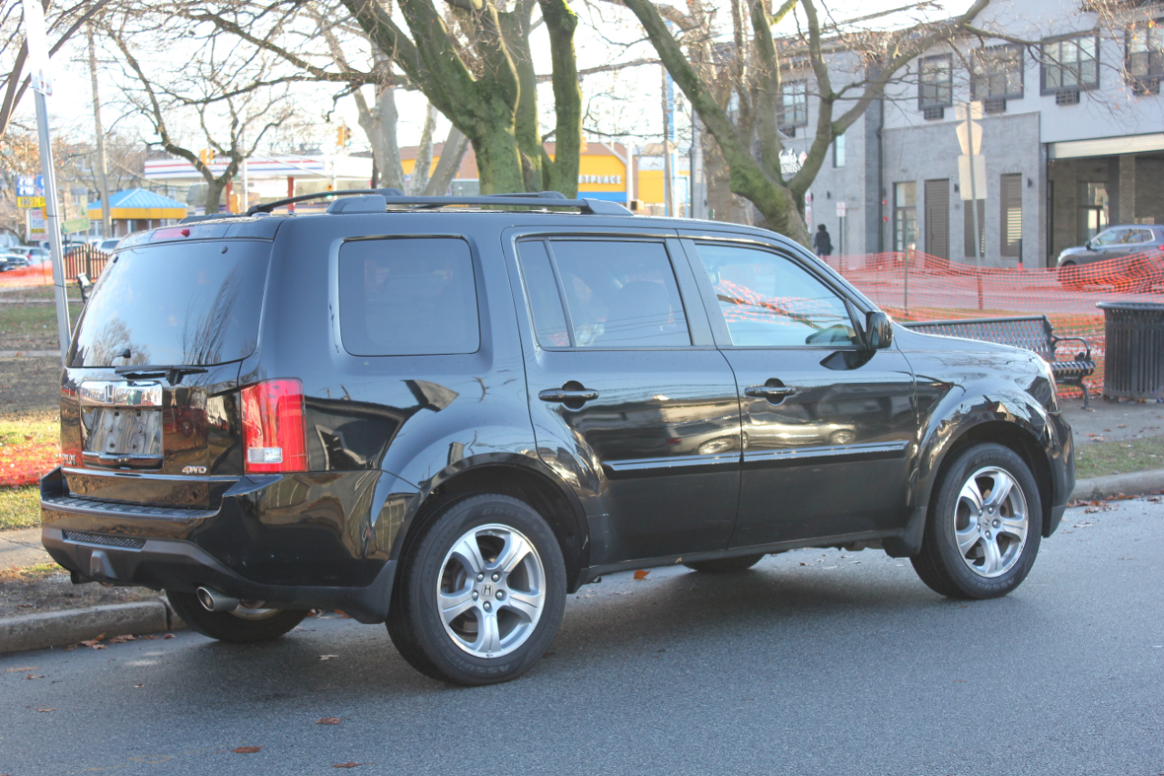 Honda Pilot EX-L 4WD 5-Spd AT with DVD 2014