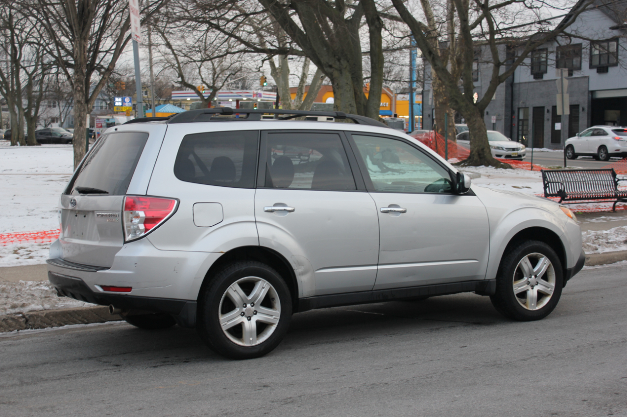 Subaru Forester 2.5X Premium 2010