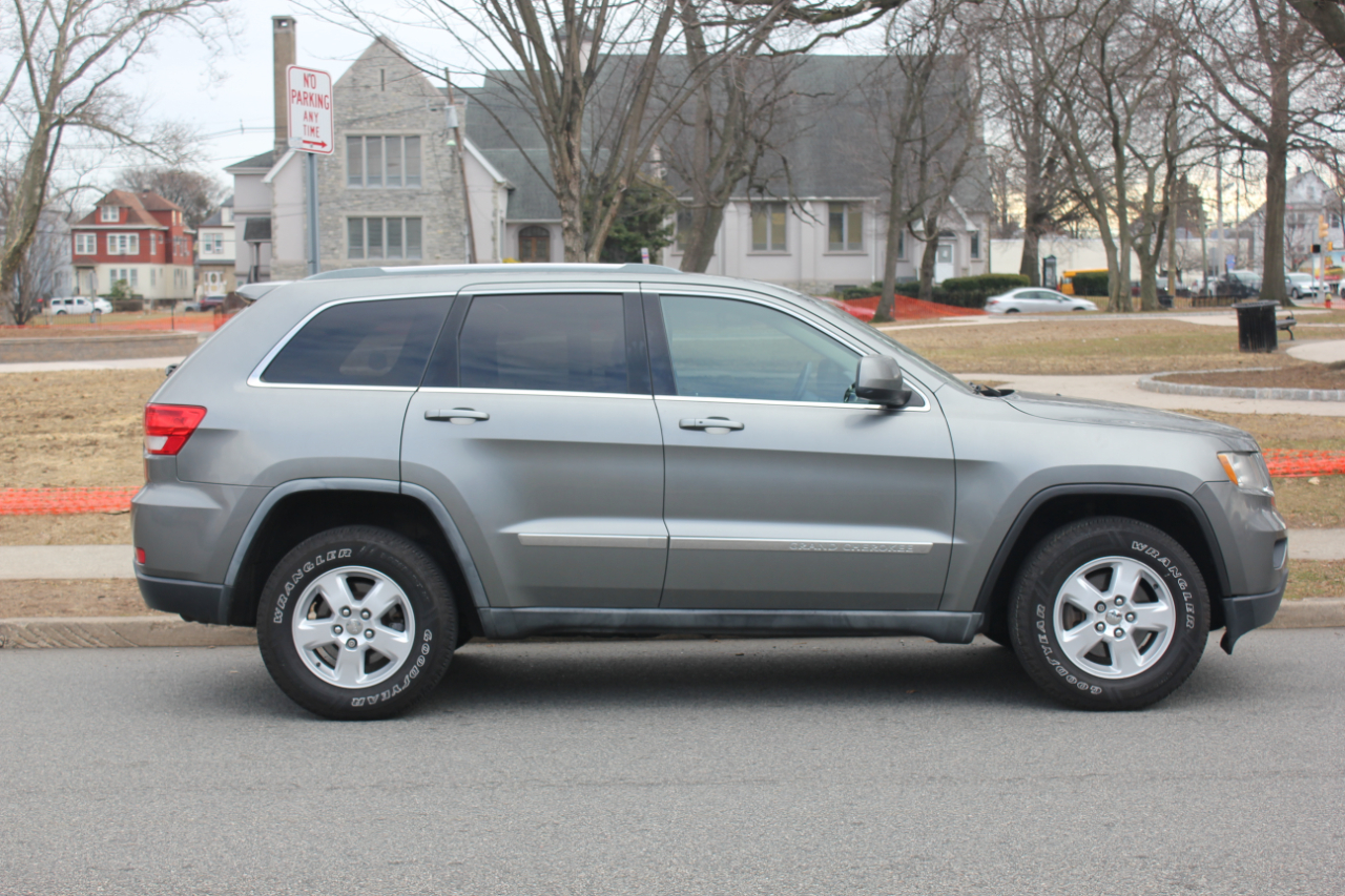 Jeep Grand Cherokee Laredo 4WD 2012