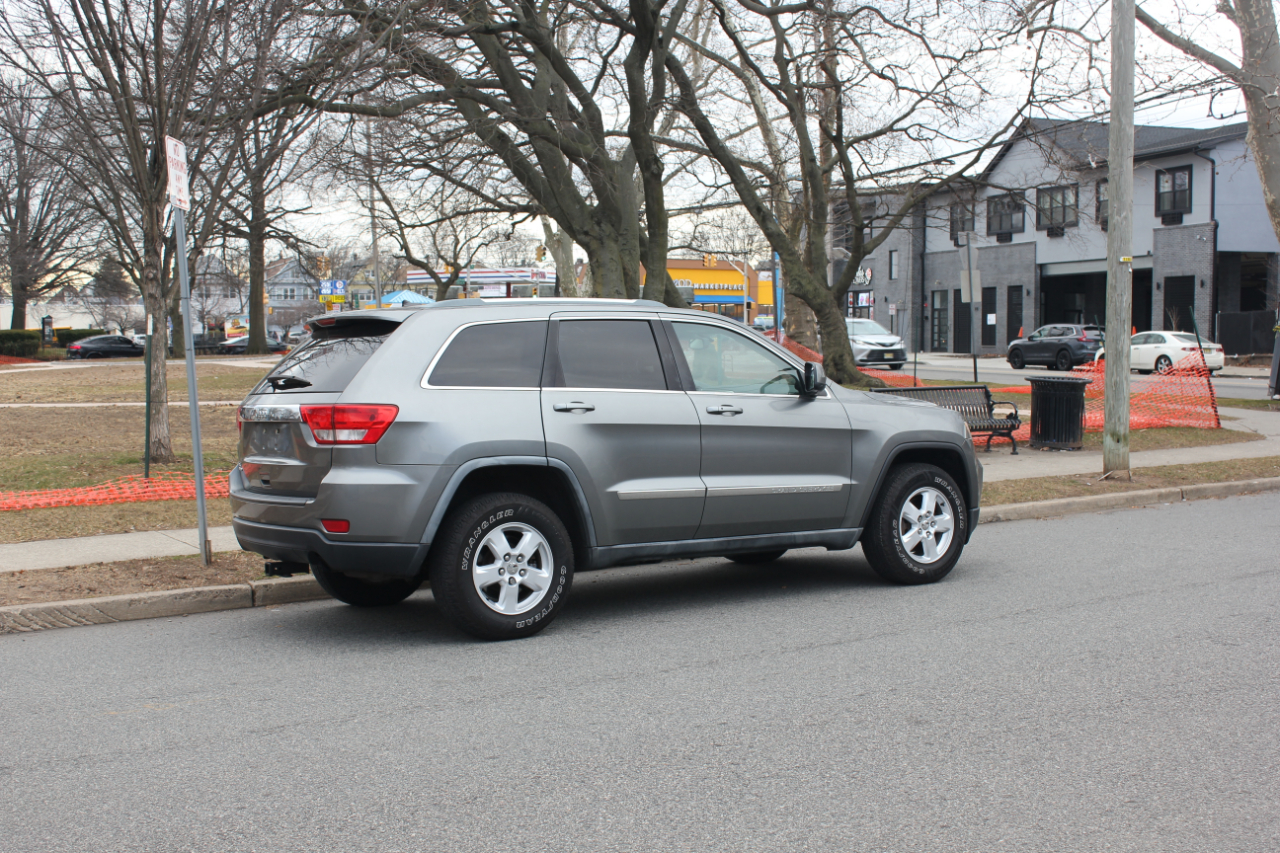 Jeep Grand Cherokee Laredo 4WD 2012