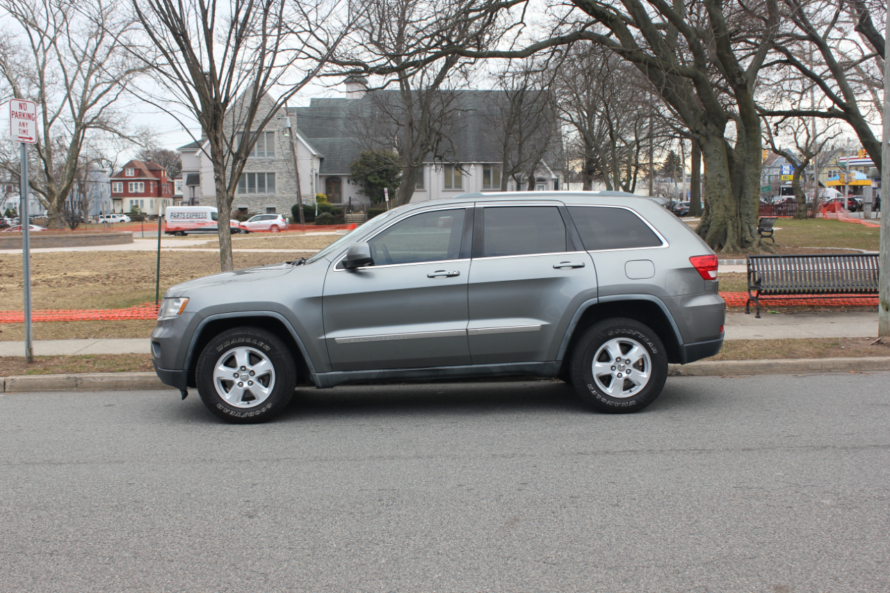 Jeep Grand Cherokee Laredo 4WD 2012