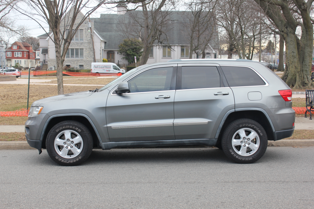 Jeep Grand Cherokee Laredo 4WD 2012