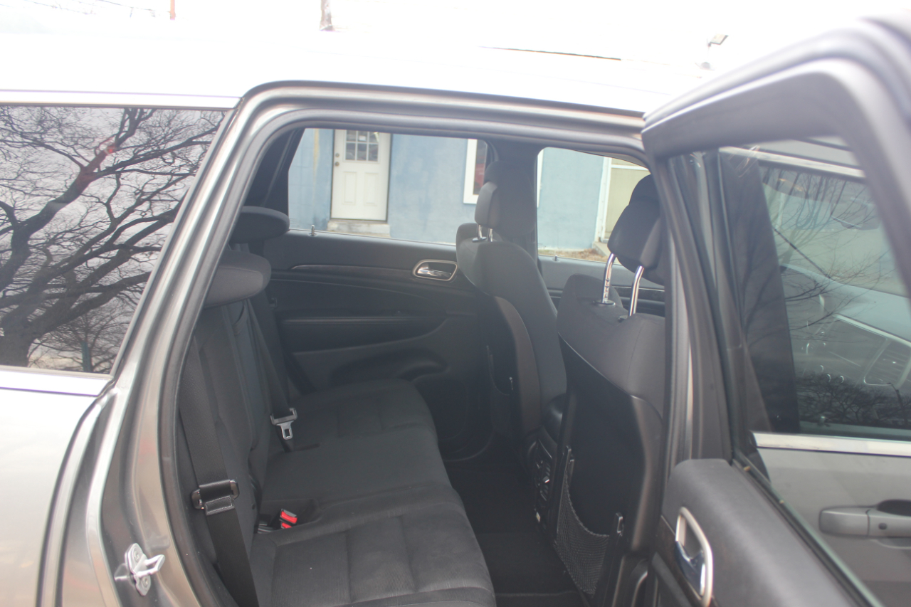 Jeep Grand Cherokee Laredo 4WD 2012