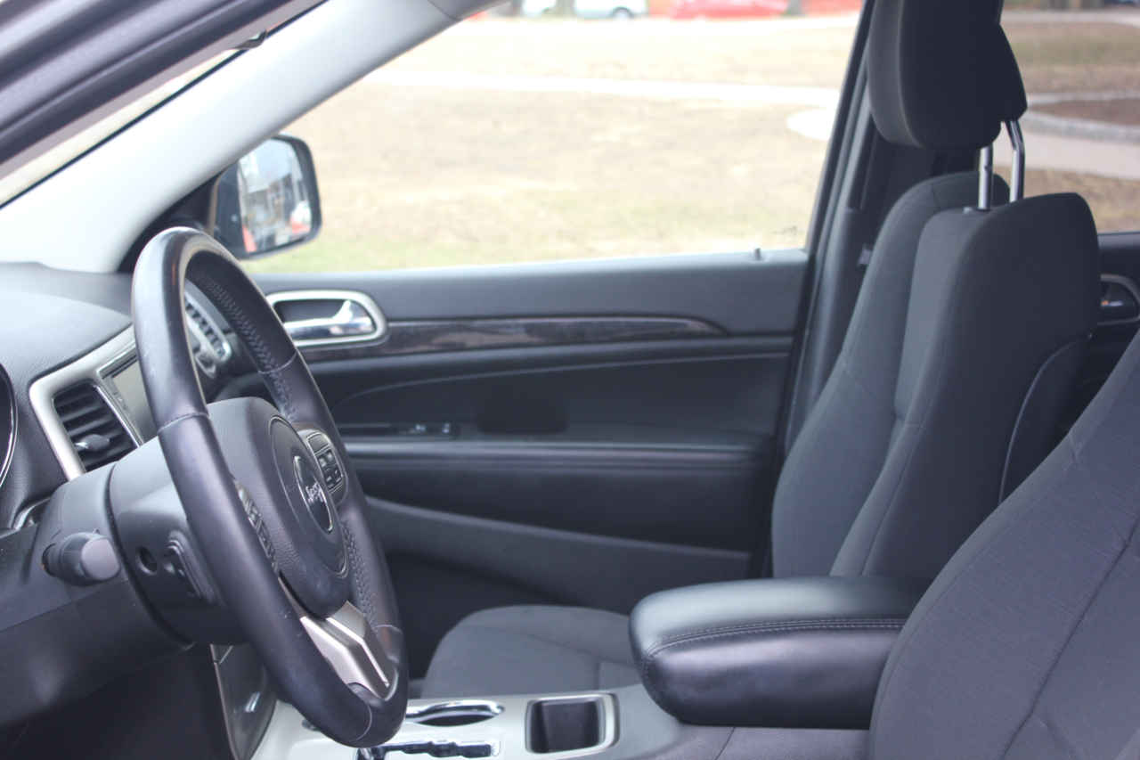 Jeep Grand Cherokee Laredo 4WD 2012