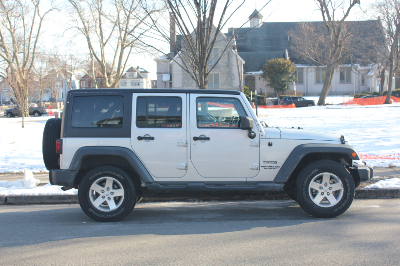 Jeep Wrangler Unlimited Sport 4WD 2012