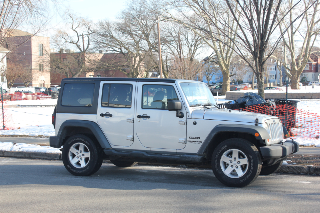 Jeep Wrangler Unlimited Sport 4WD 2012