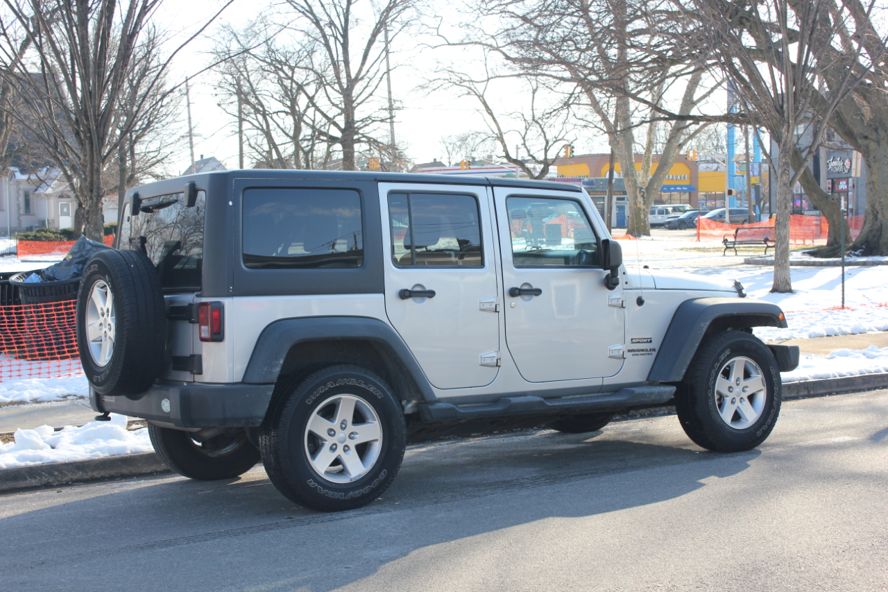 Jeep Wrangler Unlimited Sport 4WD 2012
