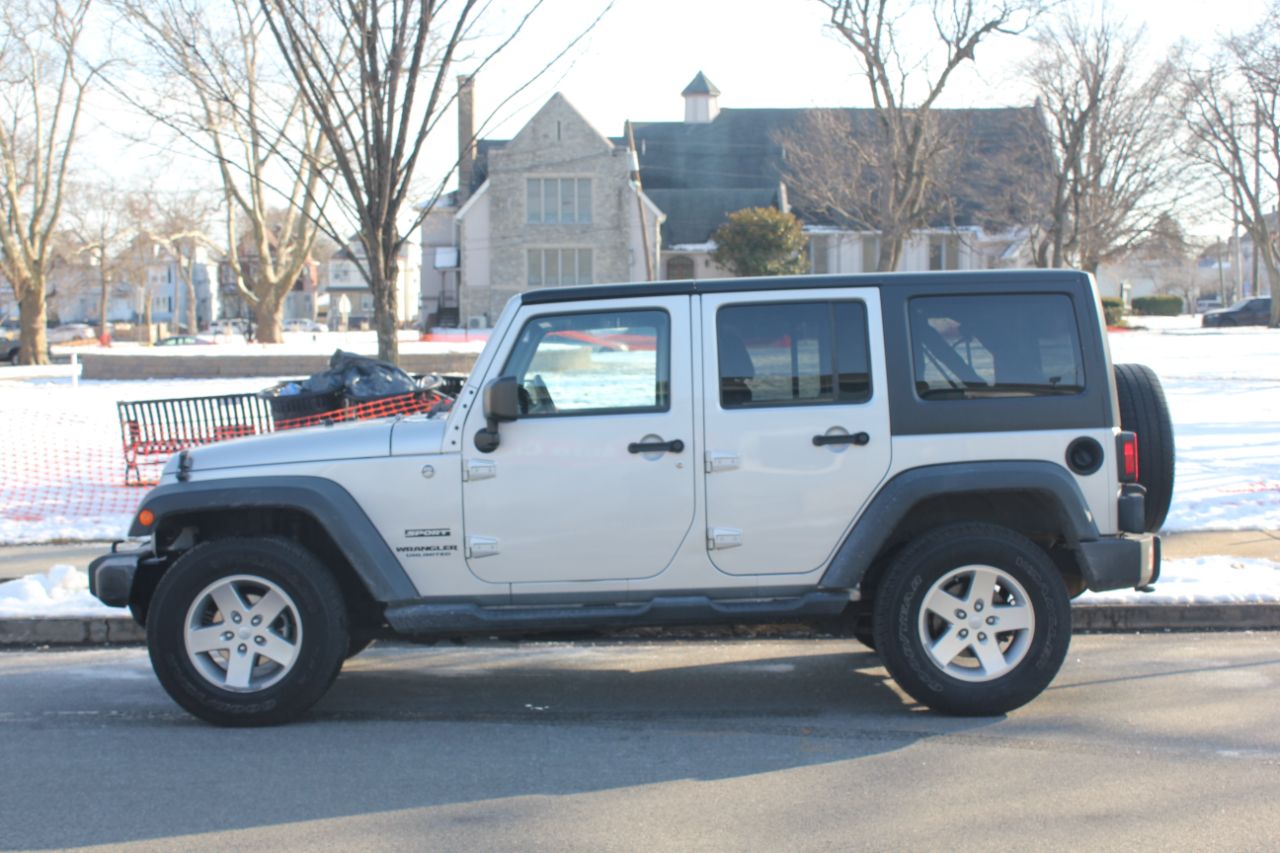 Jeep Wrangler Unlimited Sport 4WD 2012