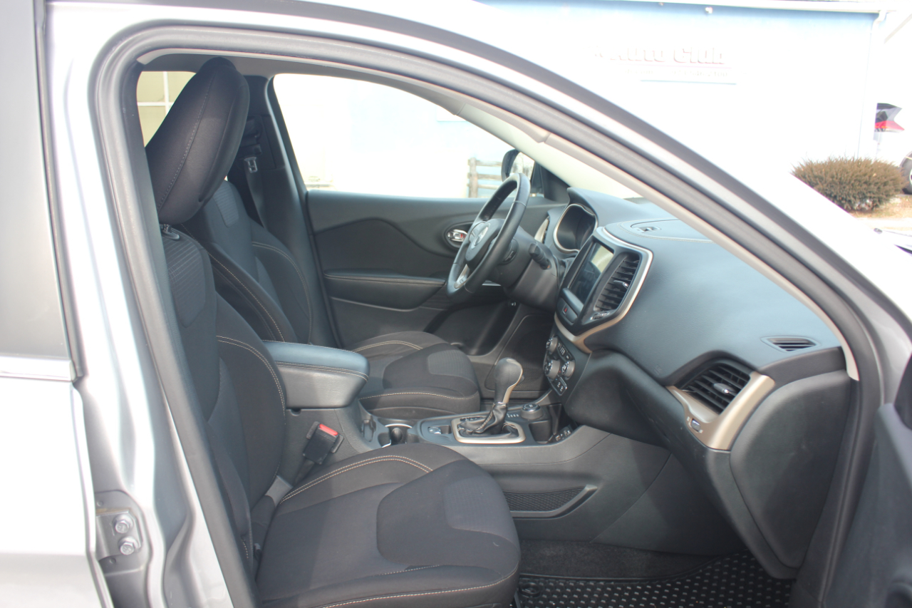 Jeep Cherokee Latitude 4WD 2015