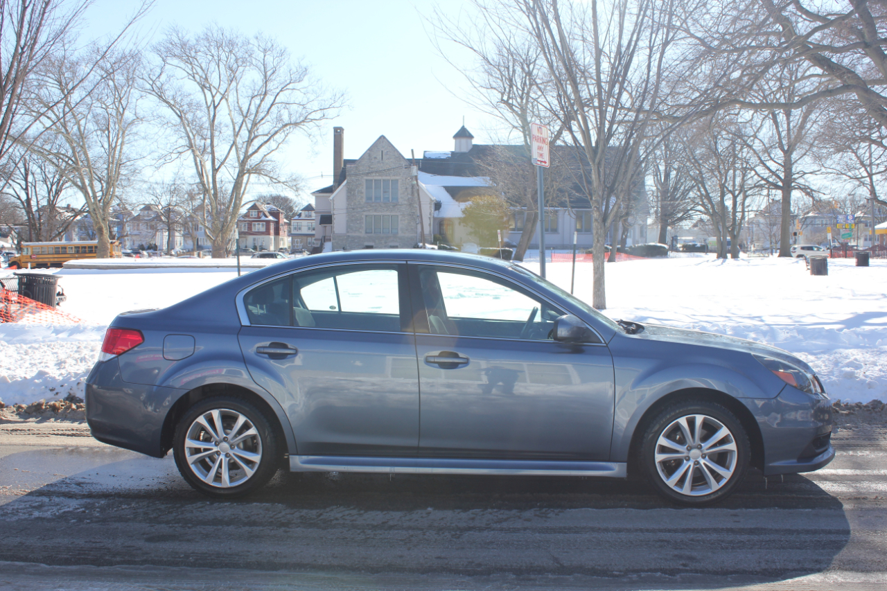 Subaru Legacy 2.5i Premium 2013