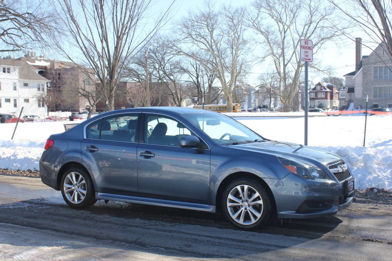 Subaru Legacy 2.5i Premium 2013