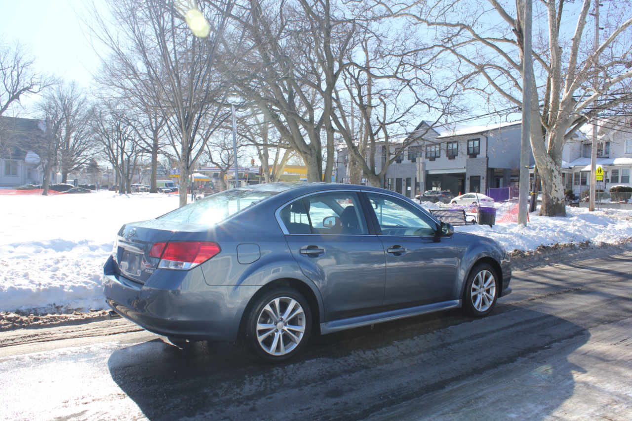 Subaru Legacy 2.5i Premium 2013