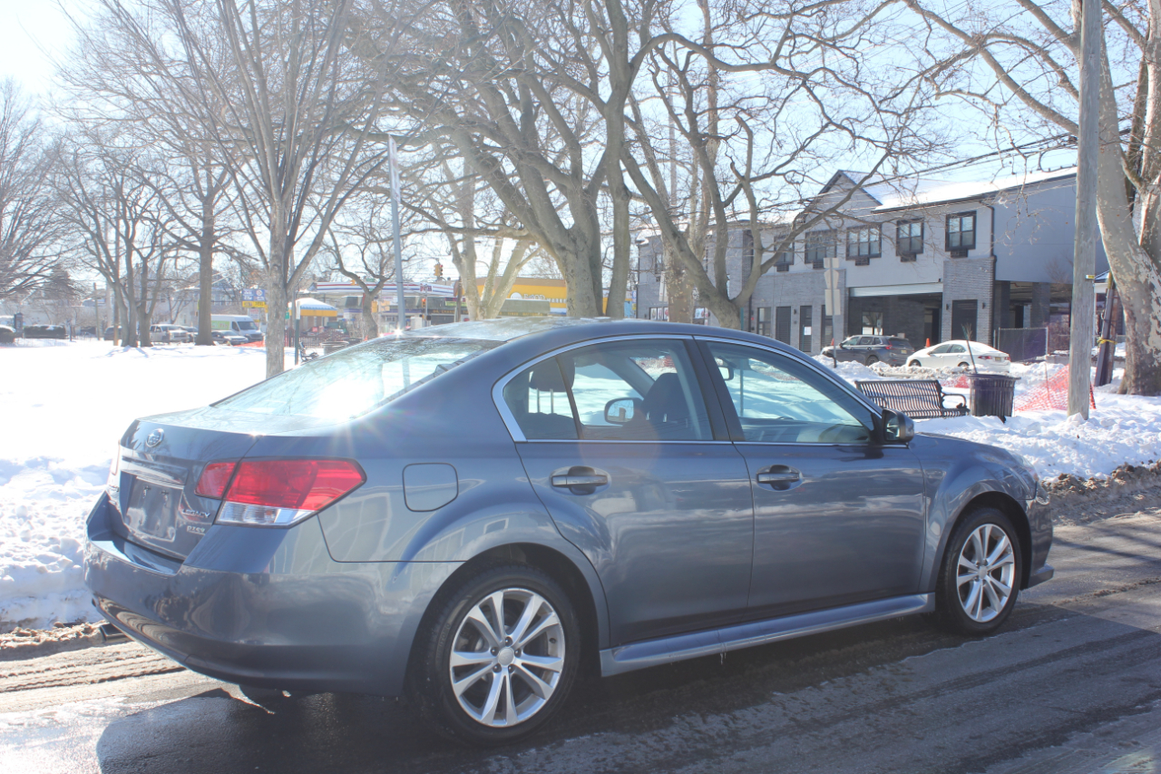 Subaru Legacy 2.5i Premium 2013
