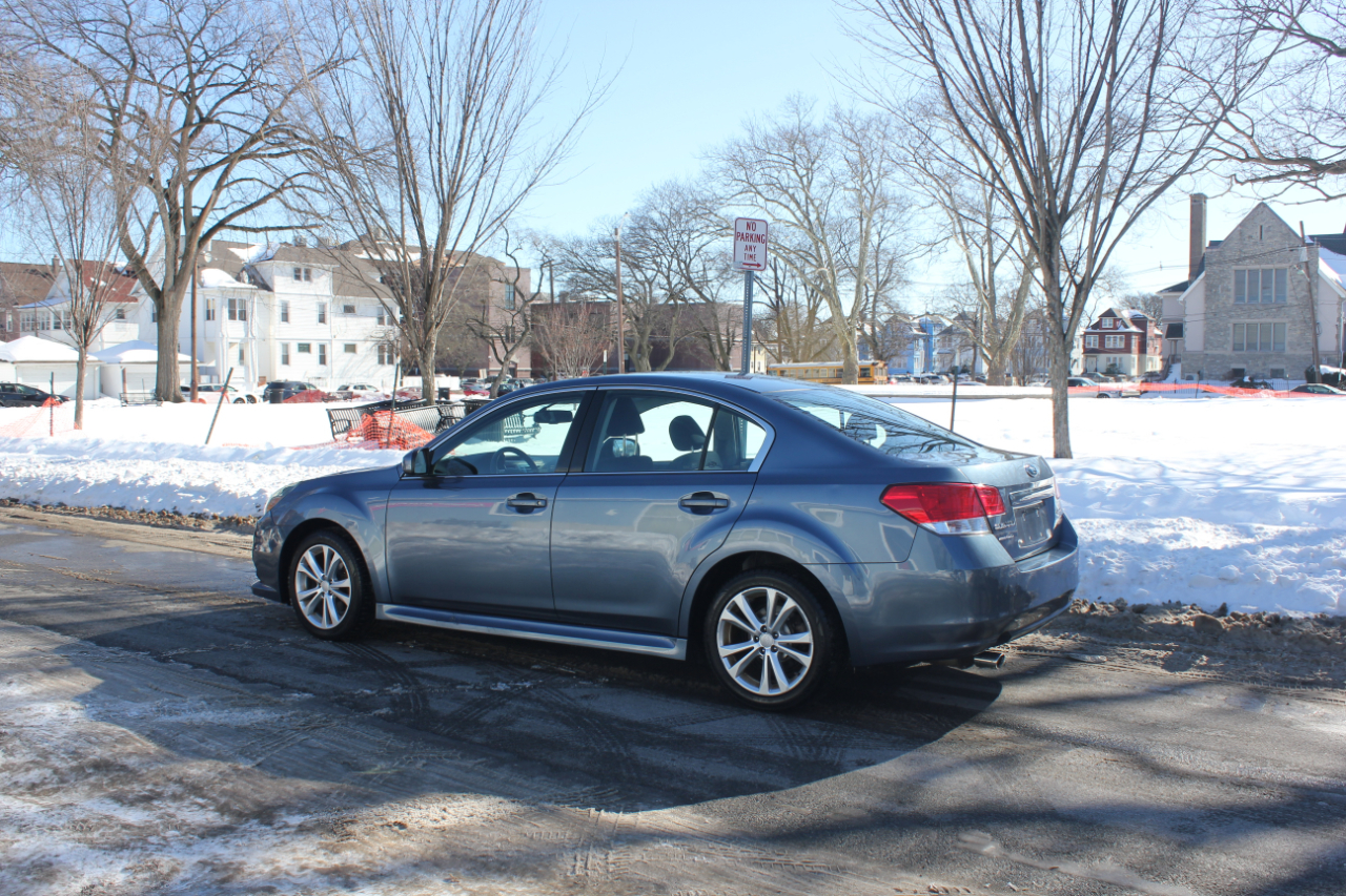 Subaru Legacy 2.5i Premium 2013
