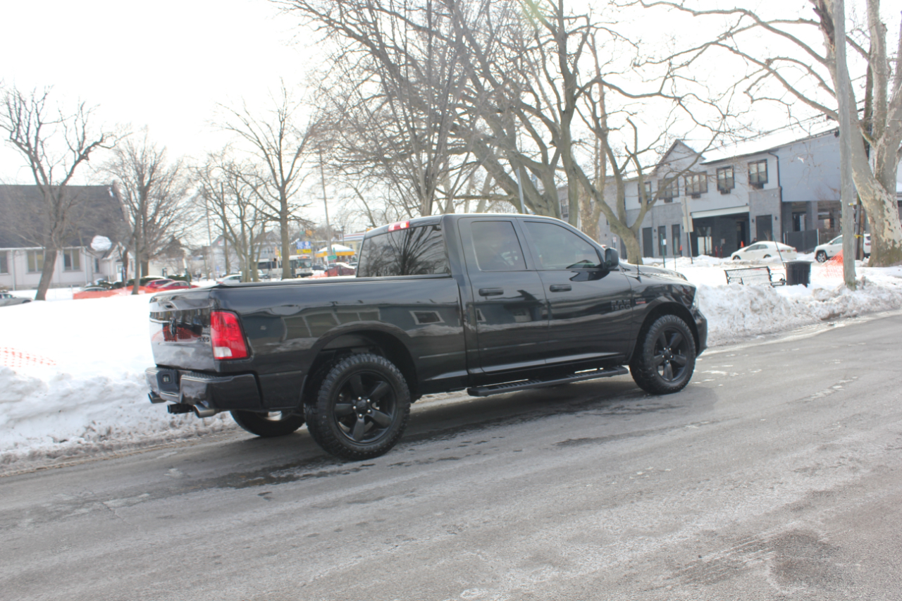 RAM 1500 Tradesman Quad Cab 4WD 2016