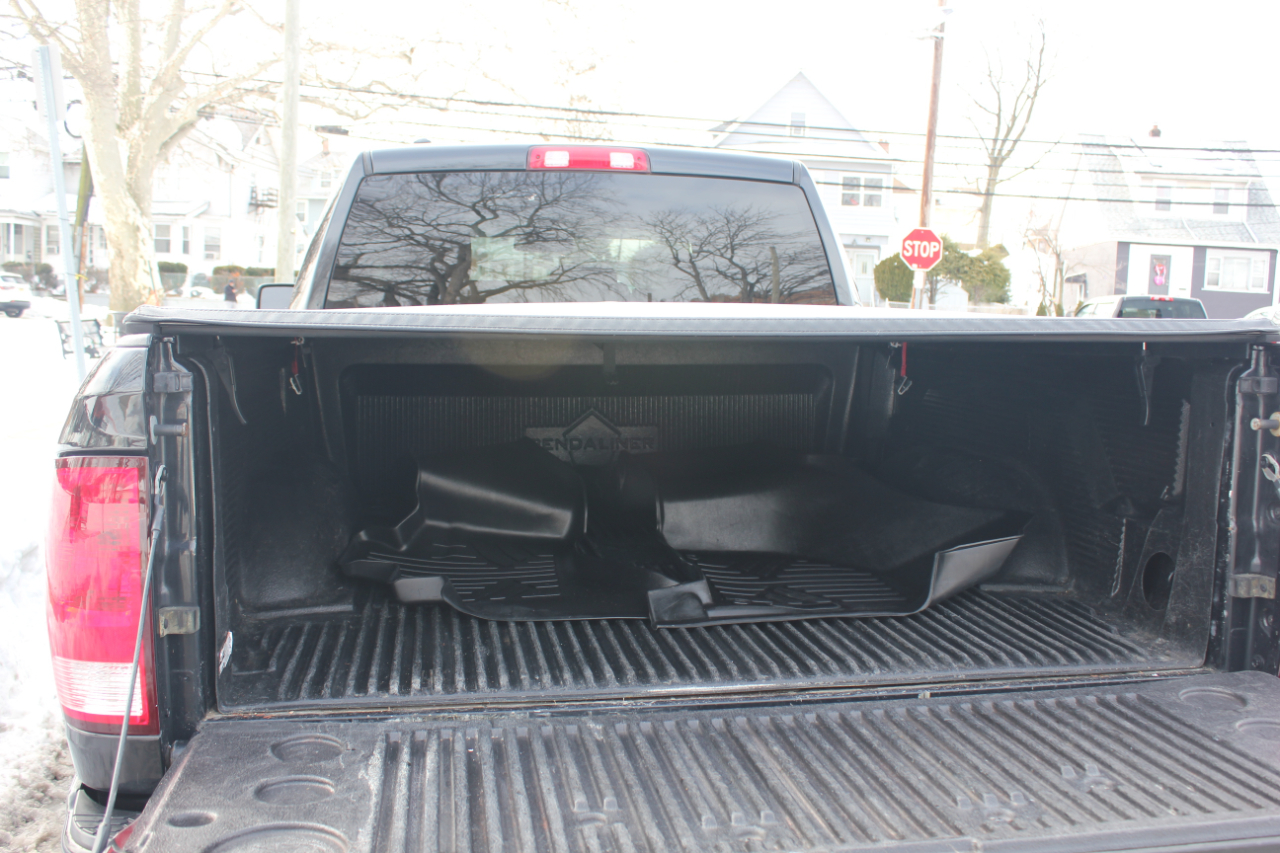 RAM 1500 Tradesman Quad Cab 4WD 2016