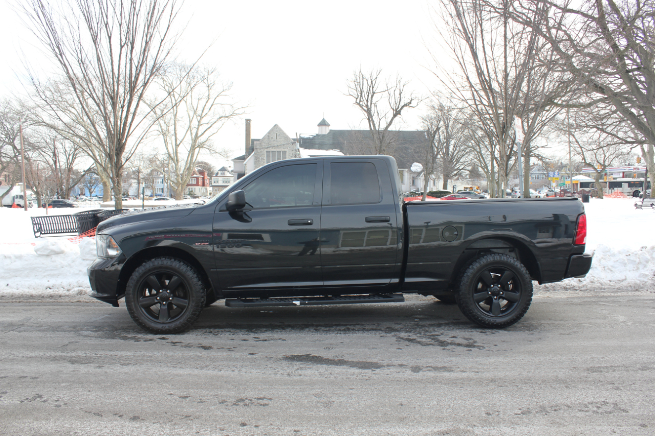 RAM 1500 Tradesman Quad Cab 4WD 2016