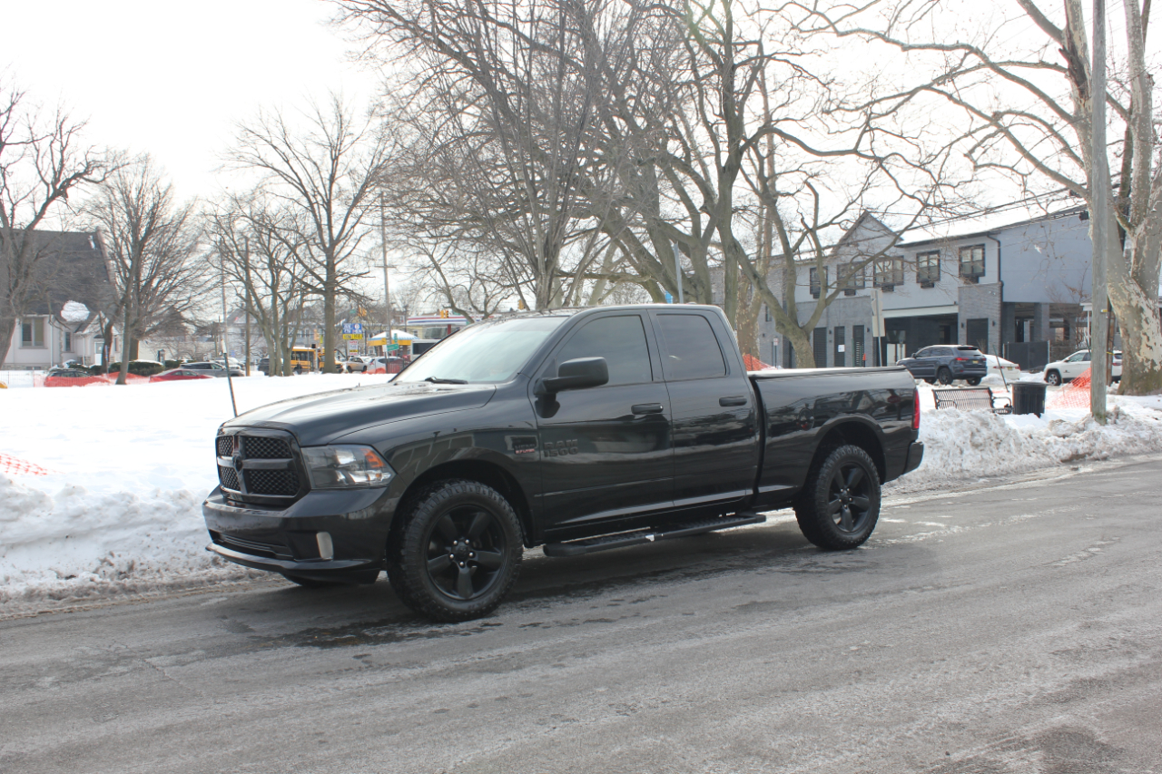 RAM 1500 Tradesman Quad Cab 4WD 2016