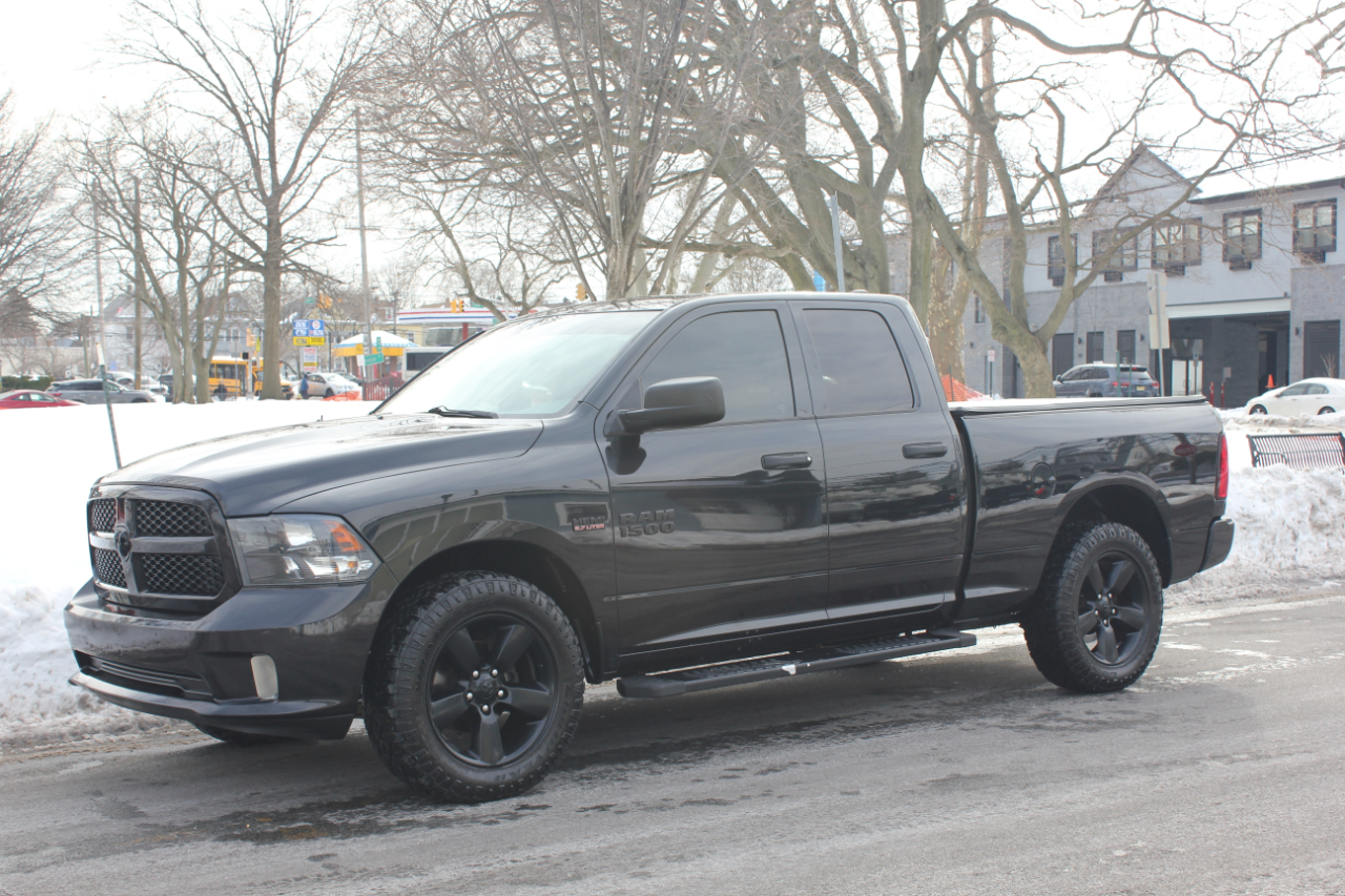 RAM 1500 Tradesman Quad Cab 4WD 2016