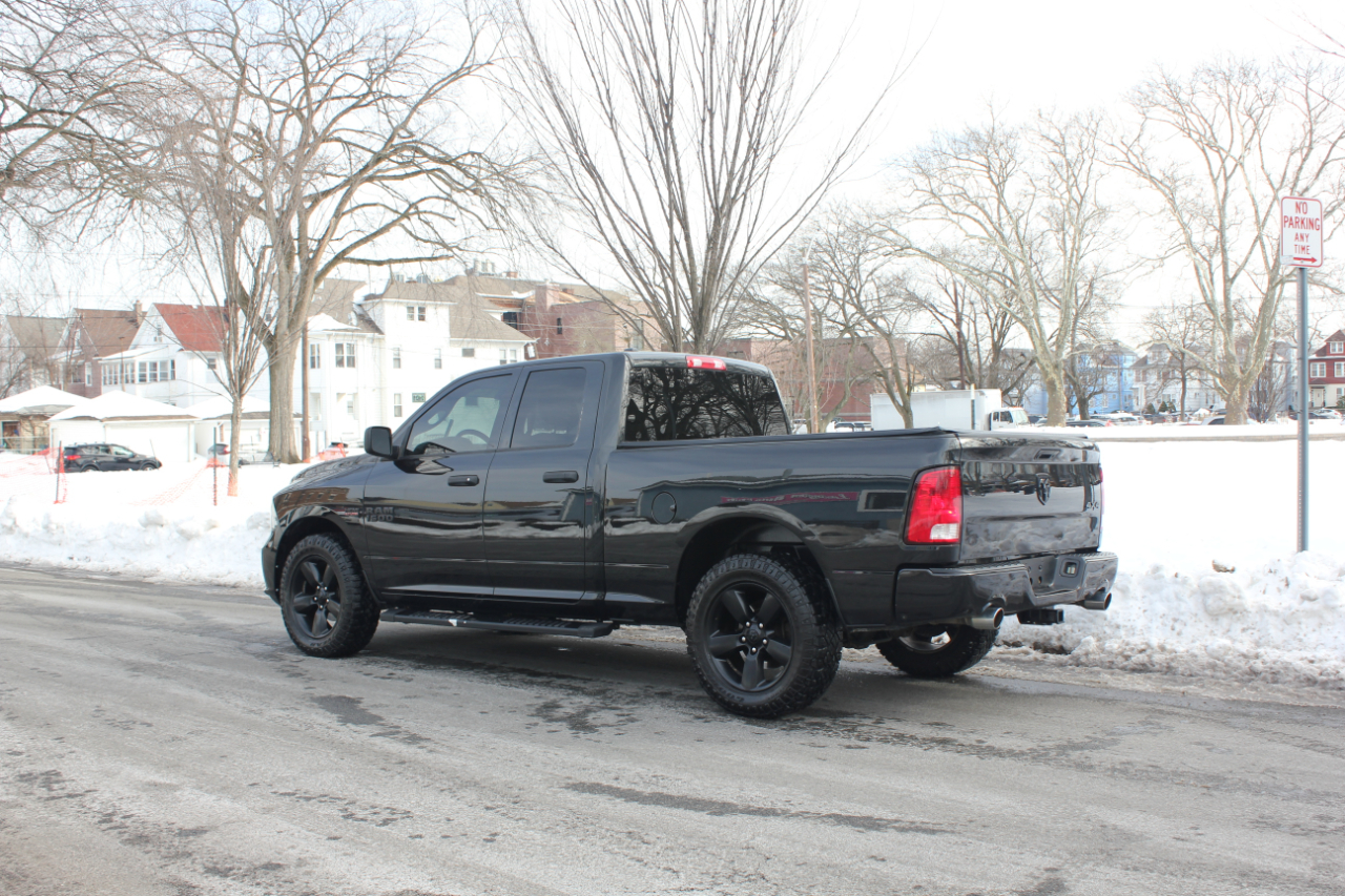 RAM 1500 Tradesman Quad Cab 4WD 2016