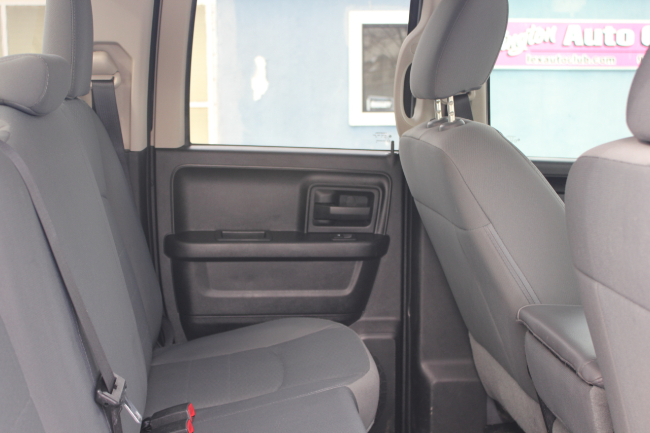 RAM 1500 Tradesman Quad Cab 4WD 2016