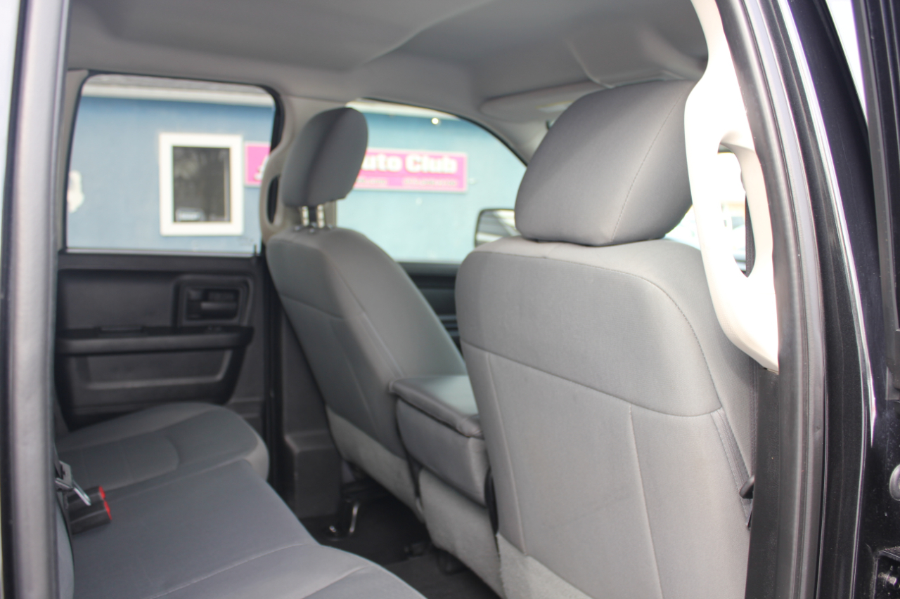 RAM 1500 Tradesman Quad Cab 4WD 2016