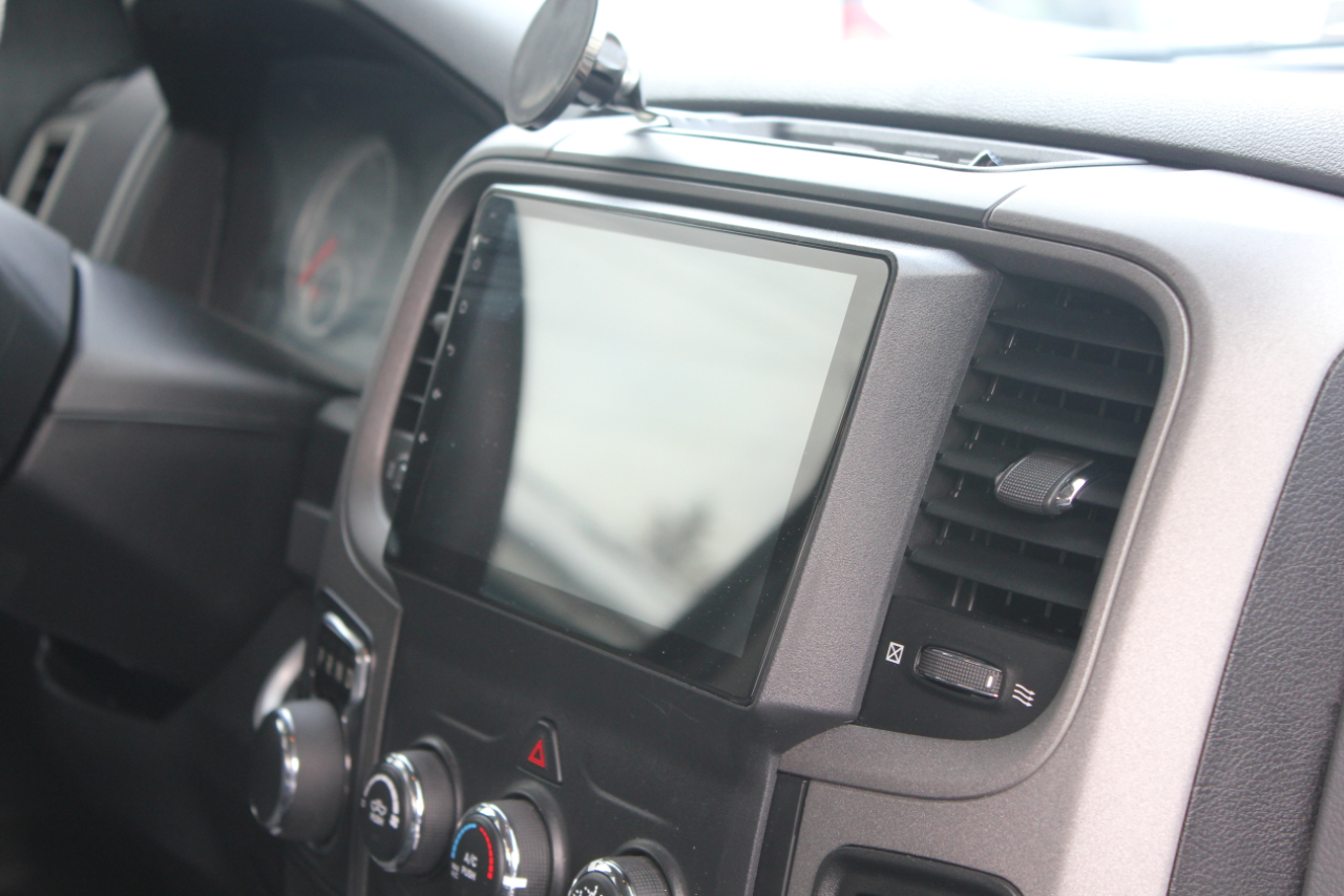 RAM 1500 Tradesman Quad Cab 4WD 2016