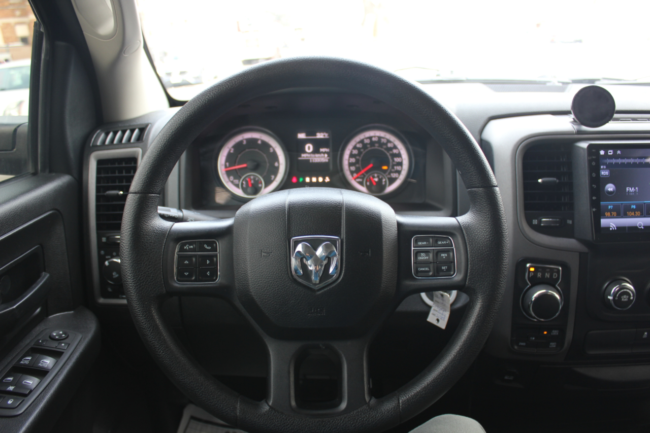 RAM 1500 Tradesman Quad Cab 4WD 2016