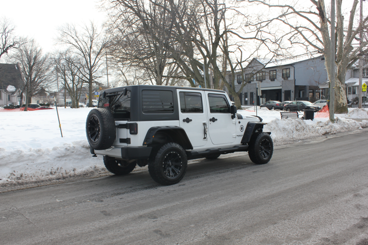 Jeep Wrangler Unlimited Sahara 4WD 2012